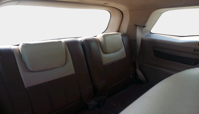 2012 Mahindra XUV500 W8 AWD, Diesel, Manual, 1,61,524 km, interior