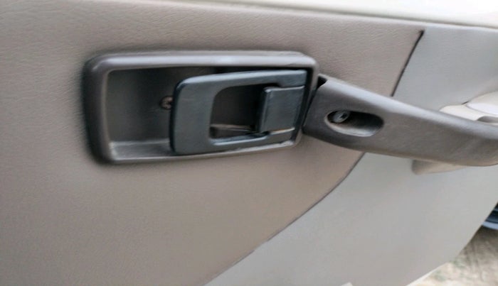 2014 Mahindra Bolero ZLX BS-III, Diesel, Manual, 1,14,543 km, interior