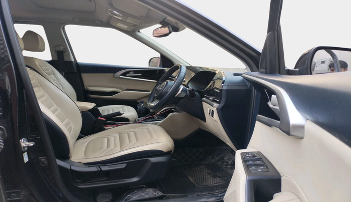 2023 KIA CARENS LUXURY PLUS 1.5 PETROL DCT 7 STR, Petrol, Automatic, 36,290 km, interior