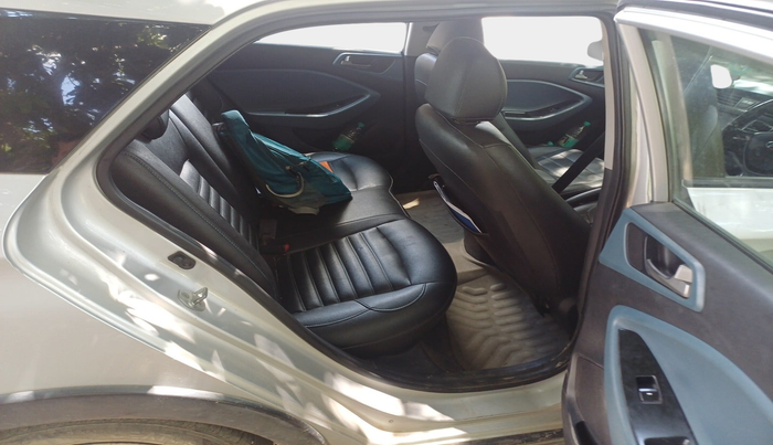 2015 Hyundai i20 Active 1.4 SX, Diesel, Manual, 1,72,059 km, interior