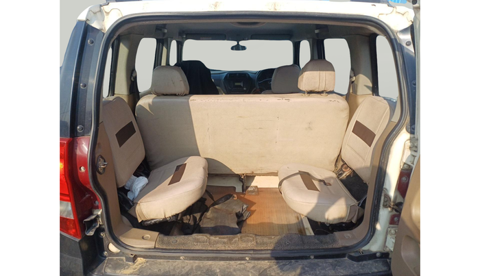 2016 Mahindra TUV300 T6 PLUS, Diesel, Manual, 1,69,285 km, exterior