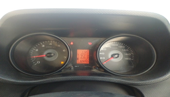 2016 Mahindra TUV300 T6 PLUS, Diesel, Manual, 1,69,285 km, interior