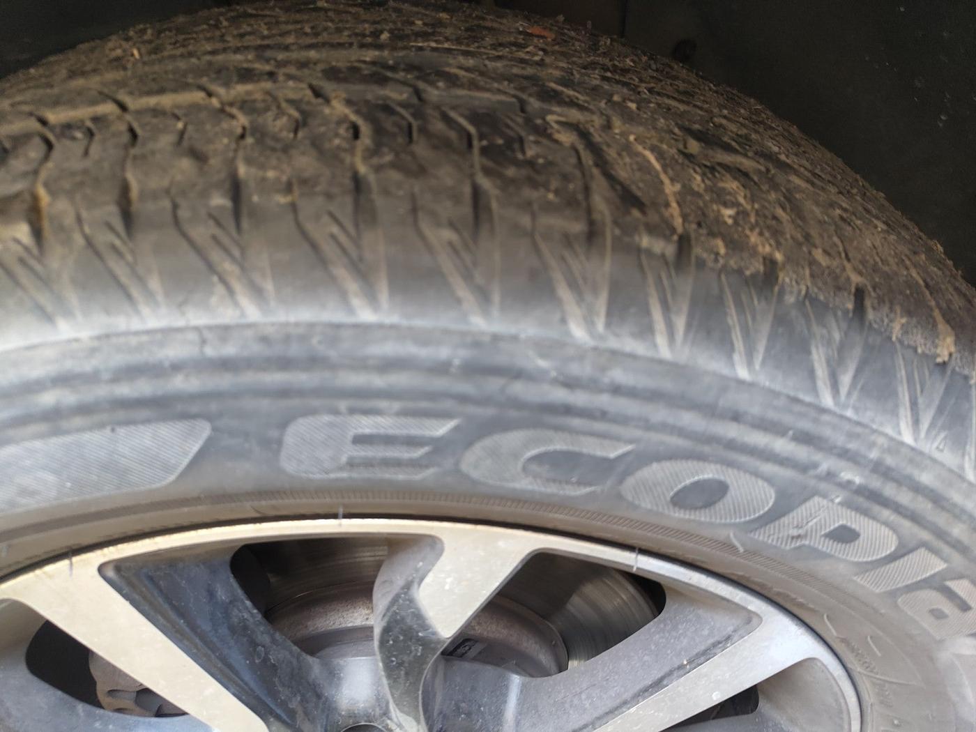 2019 Mahindra XUV500 W11 (O) AT, Diesel, Automatic, 50,498 km, tyre