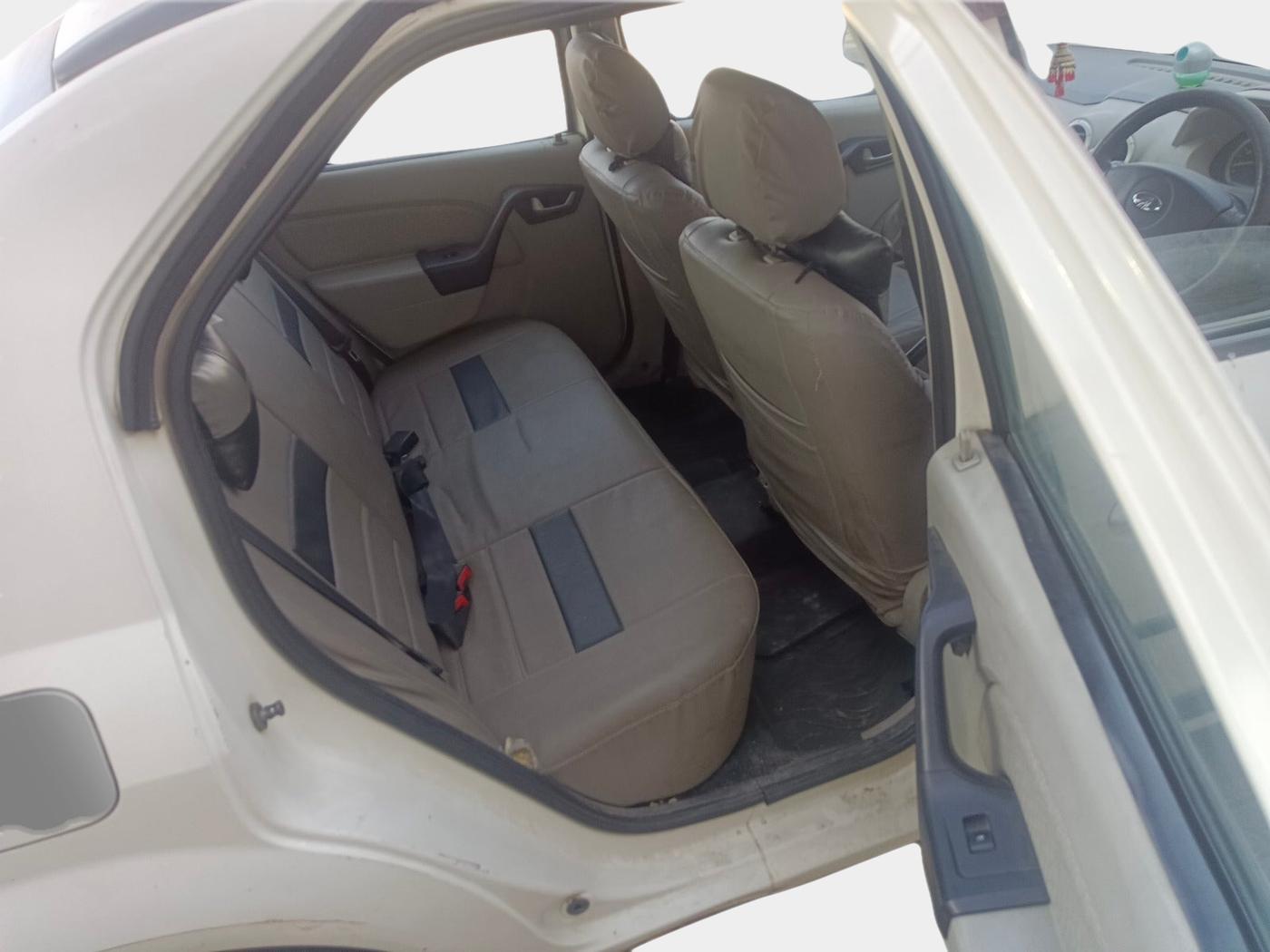 2013 Mahindra Verito 1.5 D4, Diesel, Manual, 67,040 km, interior