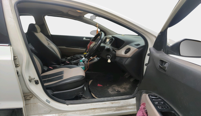 2013 Hyundai Grand i10 MAGNA 1.1 CRDI, Diesel, Manual, 1,27,609 km, interior