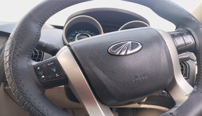 2016 Mahindra XUV500 W10, Diesel, Manual, 90,617 km, interior