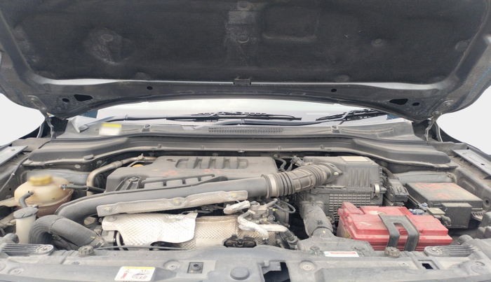 2023 Mahindra XUV300 W8 (O) 1.5 DIESEL, Diesel, Manual, 38,182 km, exterior