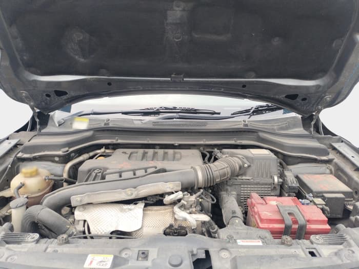2023 Mahindra XUV300 W8 (O) 1.5 DIESEL, Diesel, Manual, 38,182 km, exterior