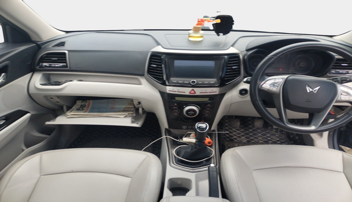 2023 Mahindra XUV300 W8 (O) 1.5 DIESEL, Diesel, Manual, 38,182 km, interior