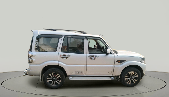 2017 Mahindra Scorpio S4 PLUS 1.99 INTELLI-HYBRID, Diesel, Manual, 75,285 km, exterior