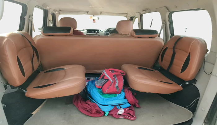 2017 Mahindra Scorpio S4 PLUS 1.99 INTELLI-HYBRID, Diesel, Manual, 75,285 km, interior