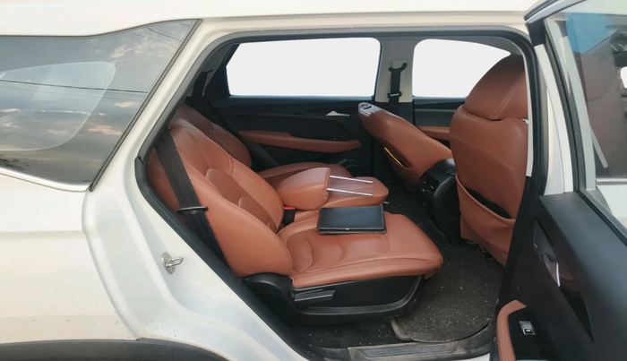 2023 MG HECTOR PLUS SHARP 2.0 DIESEL TURBO MT 6-STR, Diesel, Manual, 64,813 km, interior