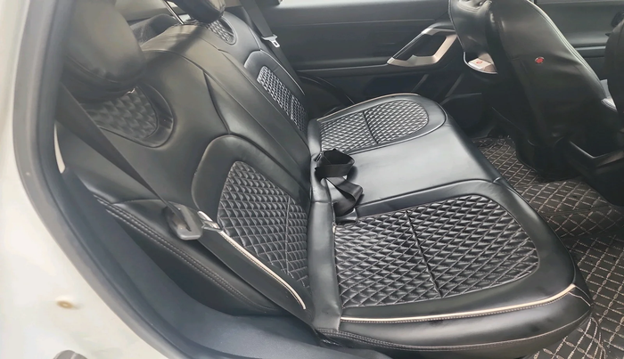 2019 Tata Harrier XM 2.0L KRYOTEC, Diesel, Manual, 1,26,452 km, interior