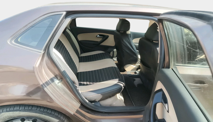 2017 Volkswagen Ameo COMFORTLINE 1.2L, Petrol, Manual, 1,29,296 km, interior