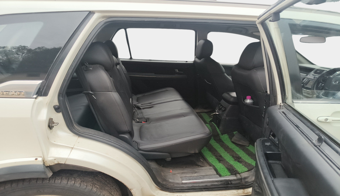 2017 Tata Hexa XT 4X2 7 STR, Diesel, Manual, 1,26,622 km, interior