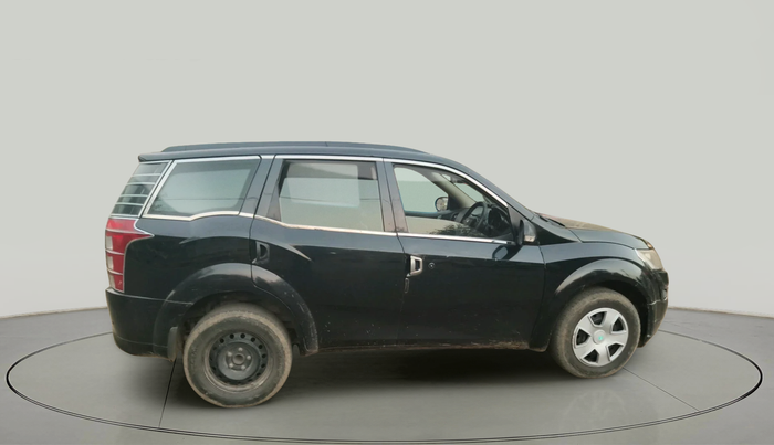 2016 Mahindra XUV500 W4 1.99, Diesel, Manual, 1,10,686 km, exterior