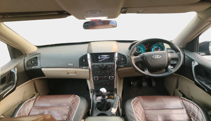 2016 Mahindra XUV500 W4 1.99, Diesel, Manual, 1,10,686 km, interior