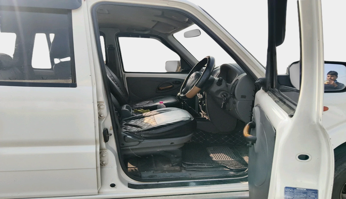 2014 Mahindra Scorpio EX M2DI, Diesel, Manual, 1,88,234 km, interior