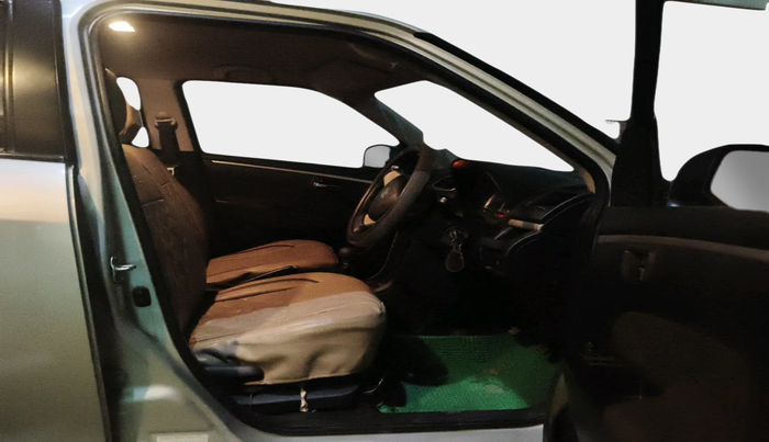 2013 Maruti Swift VXI, Petrol, Manual, 39,252 km, interior