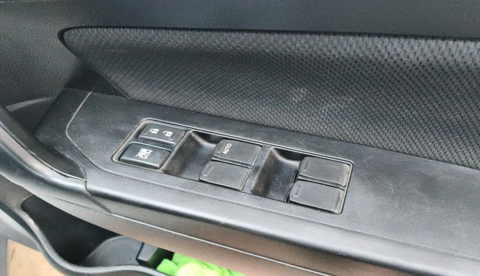 2021 Maruti Vitara Brezza ZXI, Petrol, Manual, 27,130 km, interior