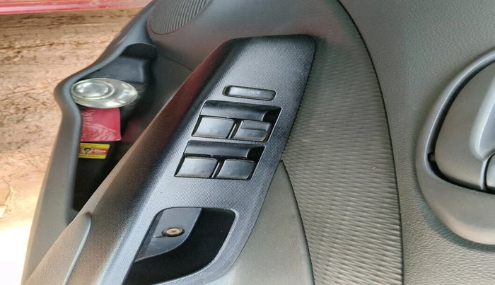 2012 Toyota Etios Liva G, Petrol, Manual, 1,32,765 km, interior