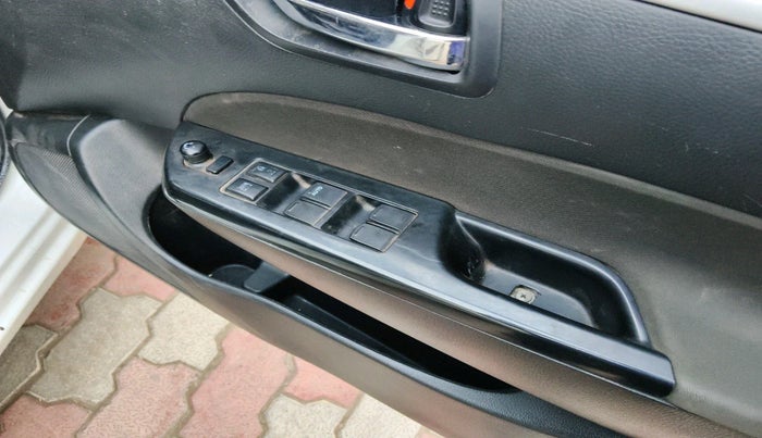 2017 Maruti Swift VXI, Petrol, Manual, 1,15,272 km, interior