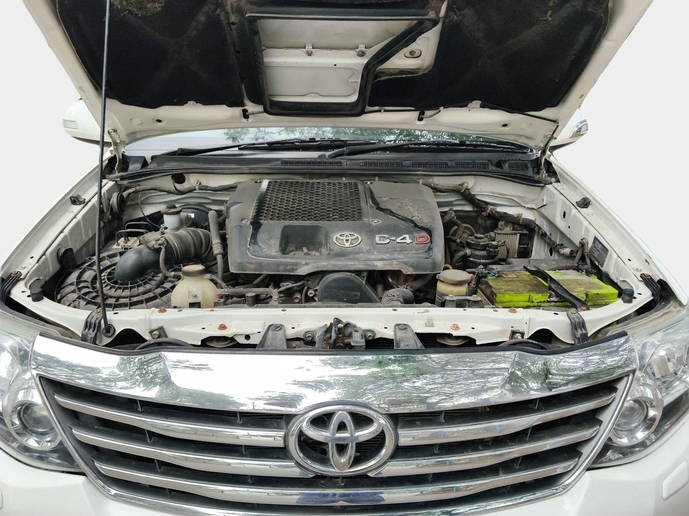 2015 Toyota Fortuner 3.0 4X2 MT, Diesel, Manual, 1,30,228 km, exterior