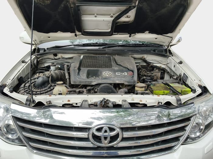 2015 Toyota Fortuner 3.0 4X2 MT, Diesel, Manual, 1,30,228 km, exterior