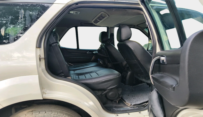 2015 Tata Safari Storme 2.2 EX 4X2, Diesel, Manual, 1,09,403 km, interior