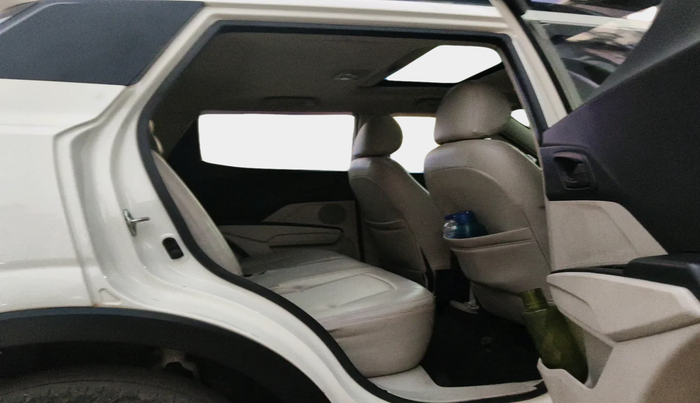 2021 Mahindra XUV300 W6 1.5 Sunroof Diesel, Diesel, Manual, 1,12,452 km, interior