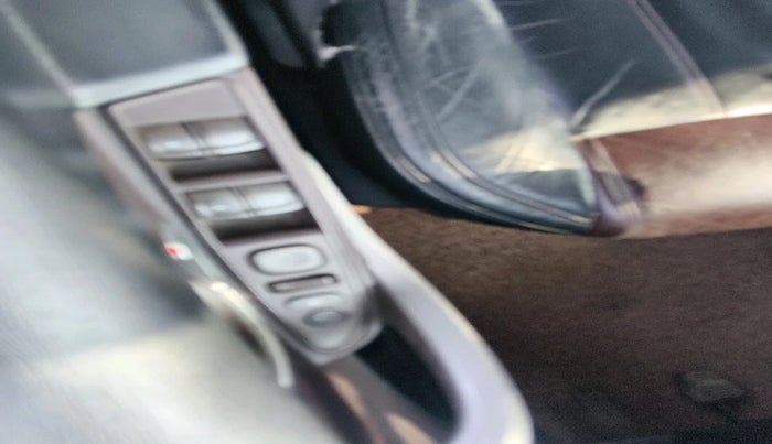 2014 Mahindra XUV500 W8, Diesel, Manual, 1,77,689 km, interior