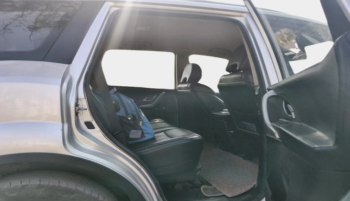 2014 Mahindra XUV500 W8, Diesel, Manual, 1,77,689 km, interior