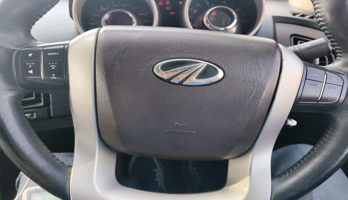 2014 Mahindra XUV500 W8, Diesel, Manual, 1,77,689 km, interior