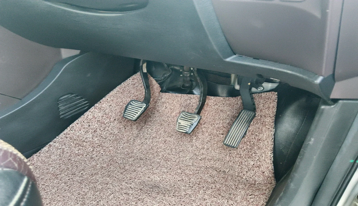 2014 Mahindra XUV500 W8, Diesel, Manual, 1,77,689 km, interior