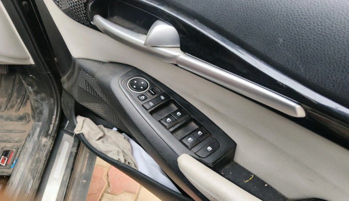 2022 KIA SELTOS HTX PETROL 1.5, Petrol, Manual, 51,097 km, interior