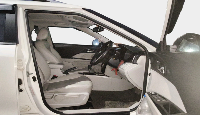 2019 Mahindra XUV300 W8 (O) 1.5 DIESEL AMT, Diesel, Automatic, 94,535 km, interior