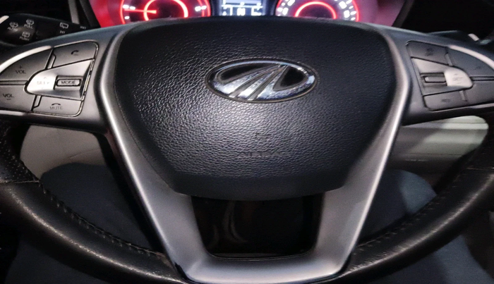 2019 Mahindra XUV300 W8 (O) 1.5 DIESEL AMT, Diesel, Automatic, 94,535 km, interior
