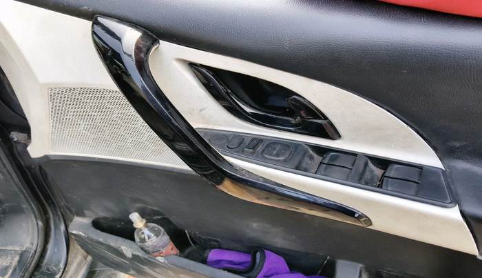 2012 Mahindra XUV500 W8, Diesel, Manual, 95,500 km, interior