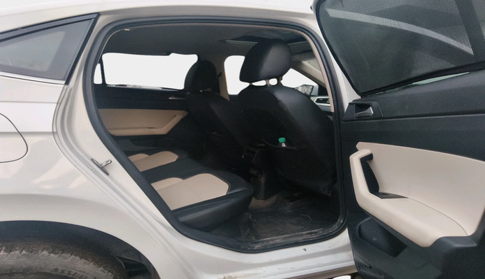 2022 Volkswagen VIRTUS TOPLINE TSI 1.0 AT, Petrol, Automatic, 51,955 km, interior