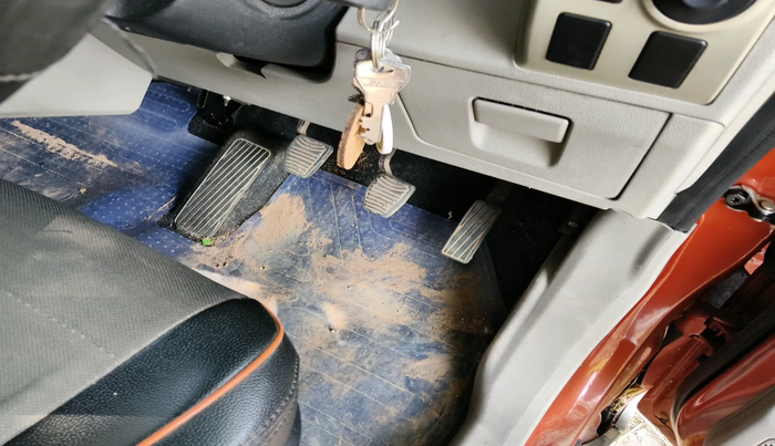 2016 Mahindra Kuv100 K6 6 STR, Petrol, Manual, 25,785 km, interior
