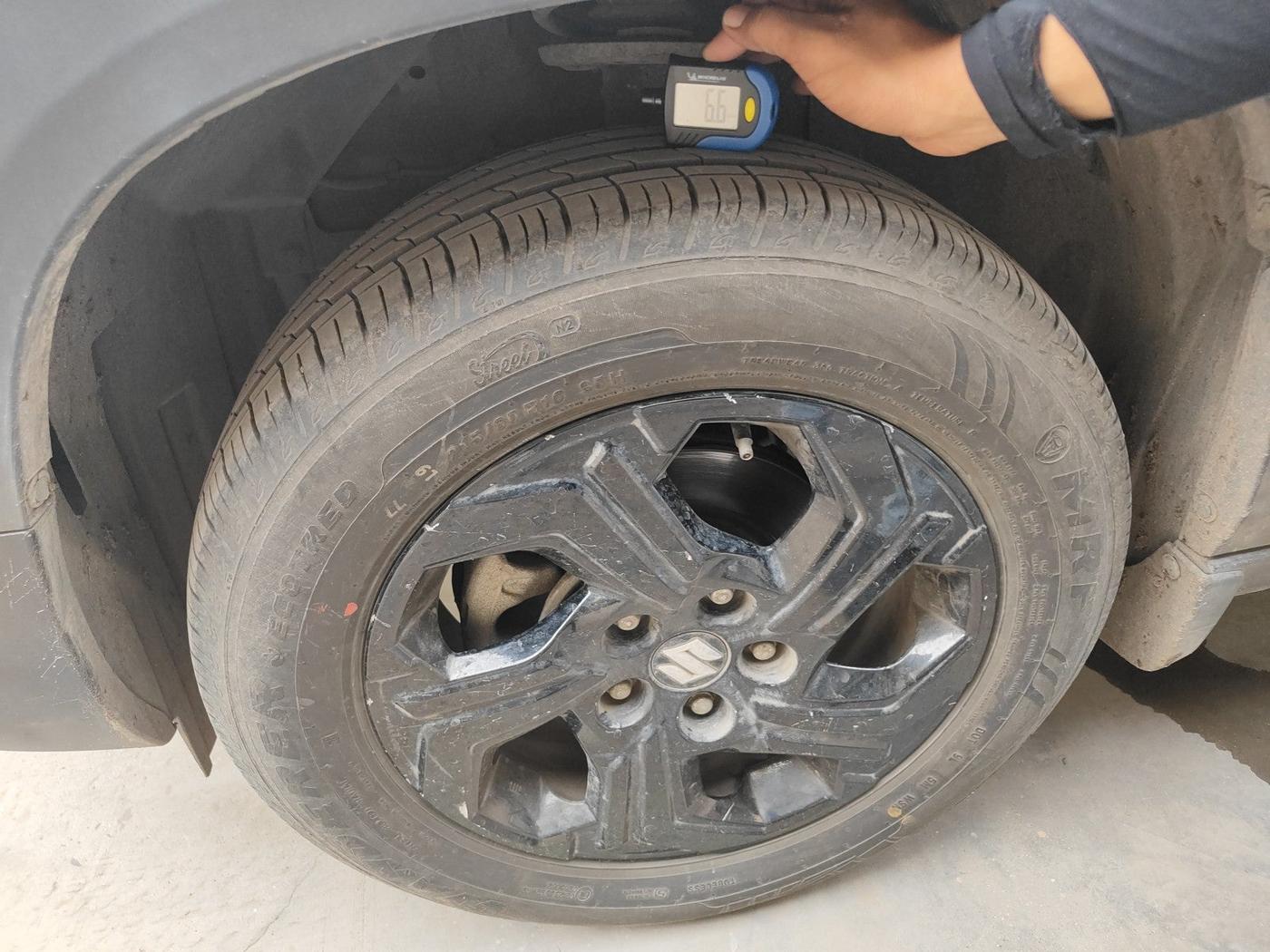 2022 Maruti BREZZA ZXI SMART HYBRID , Petrol, Manual, 96,928 km, tyre