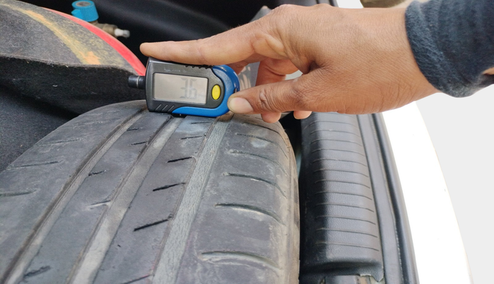 2015 Hyundai Grand i10 ASTA 1.2 KAPPA VTVT, Petrol, Manual, 1,56,508 km, tyre