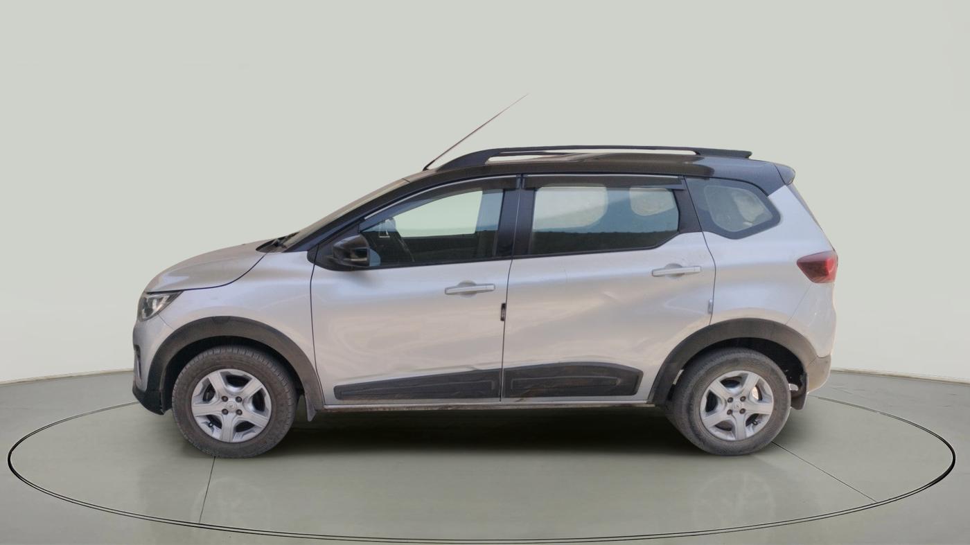 2022 Renault TRIBER RXT, Petrol, Manual, 1,05,463 km, exterior