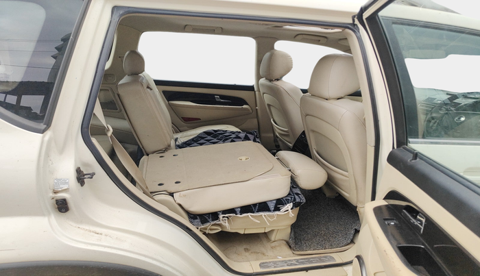 2013 Ssangyong Rexton RX7, Diesel, Automatic, 1,16,355 km, interior