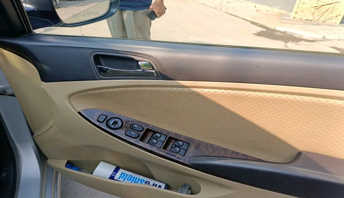 2012 Hyundai Verna FLUIDIC 1.6 VTVT SX AT, Petrol, Automatic, 1,30,760 km, interior