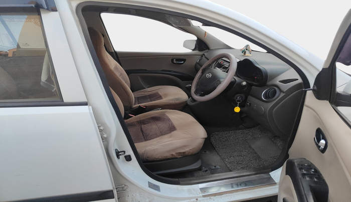 2012 Hyundai i10 MAGNA 1.1, Petrol, Manual, 1,05,999 km, interior