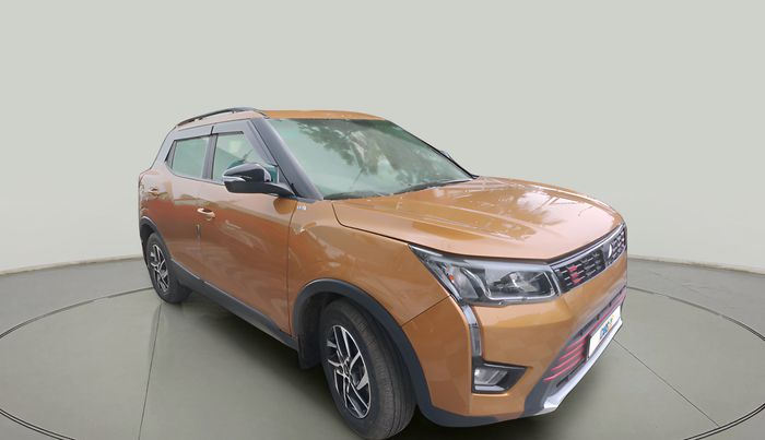 2022 Mahindra XUV300 W8 1.2 PETROL, Petrol, Manual, 25,790 km, exterior