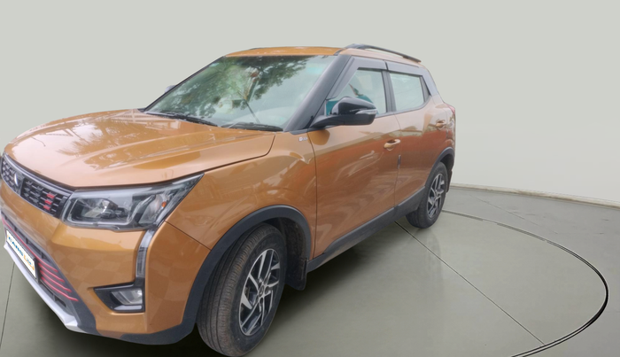 2022 Mahindra XUV300 W8 1.2 PETROL, Petrol, Manual, 25,790 km, exterior
