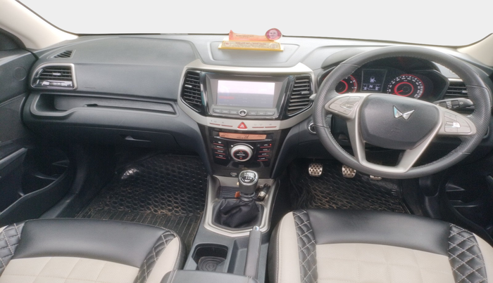 2022 Mahindra XUV300 W8 1.2 PETROL, Petrol, Manual, 25,790 km, interior