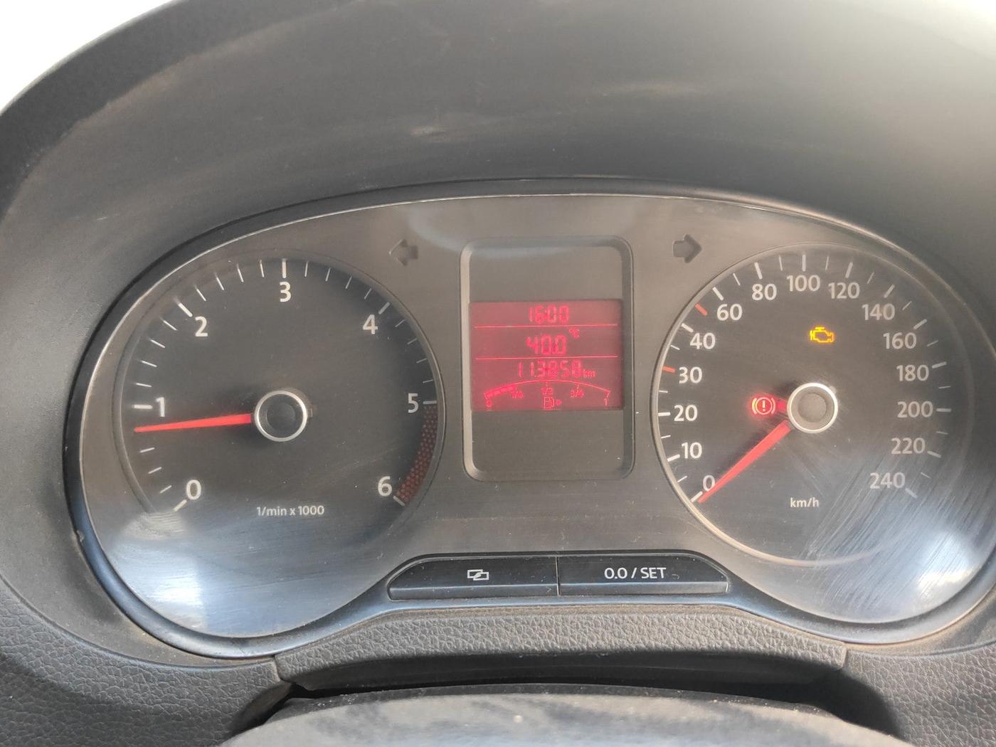 2010 Volkswagen Polo COMFORTLINE 1.2L, Diesel, Manual, 1,13,858 km, interior